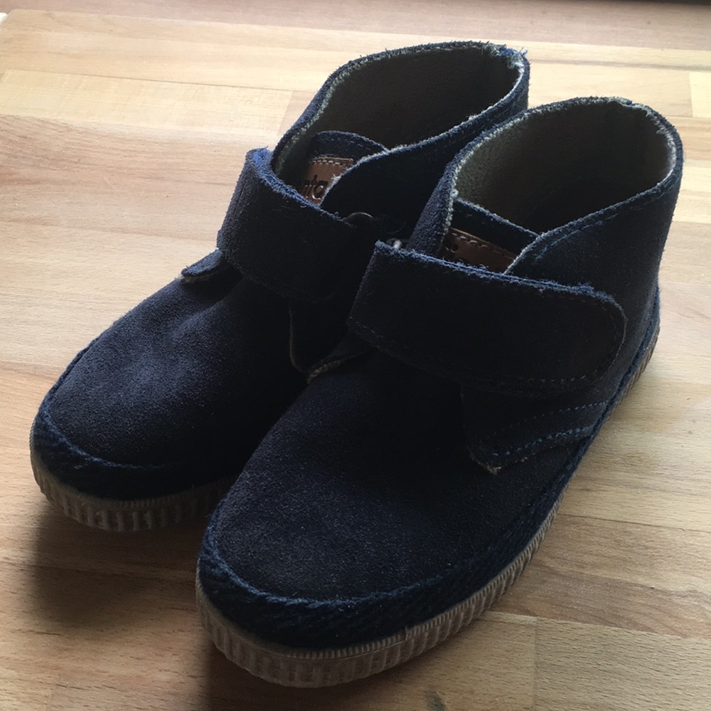 Cienta made in Spain like new boys shoes.
